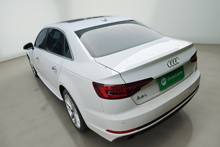 奥迪A4L 2018款 30周年年型 40 TFSI 时尚型车身外观5