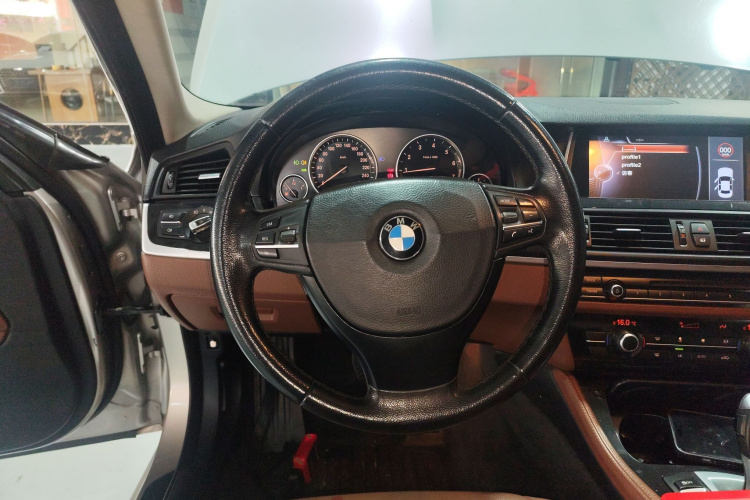 宝马5系 2014款 520Li 典雅型中控内饰13