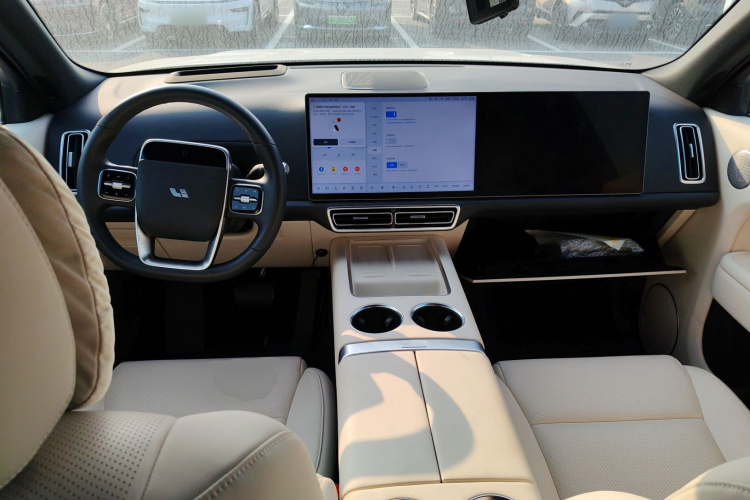 理想汽车 理想L8 2024款 Max中控内饰12