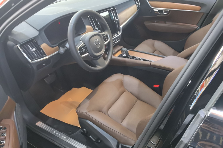 沃尔沃S90 2025款 B5 智逸豪华版中控内饰19