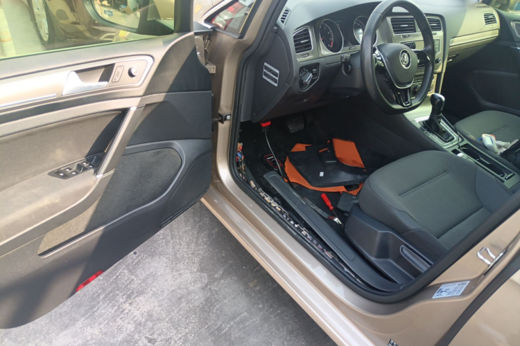 大众 高尔夫 2016款 1.6L 自动舒适型中控内饰7003