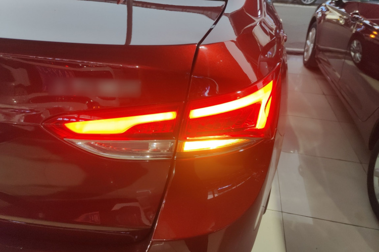 别克 英朗 2021款 典范 1.5L 自动精英型车身外观9