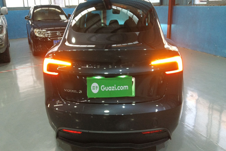特斯拉 Model 3 2023款 后轮驱动版车身外观6