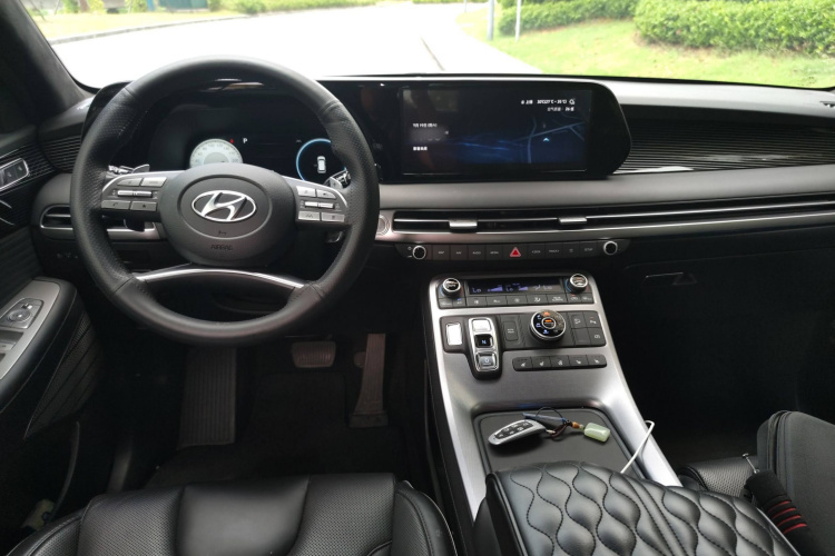 现代 帕里斯帝 2023款 3.5L 自动四驱Calligraphy中控内饰7002