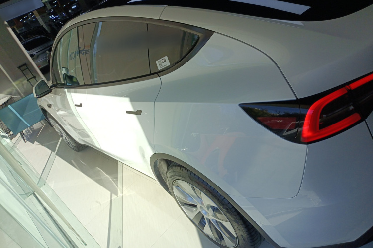 特斯拉 Model Y 2022款 改款 后轮驱动版车身外观6003