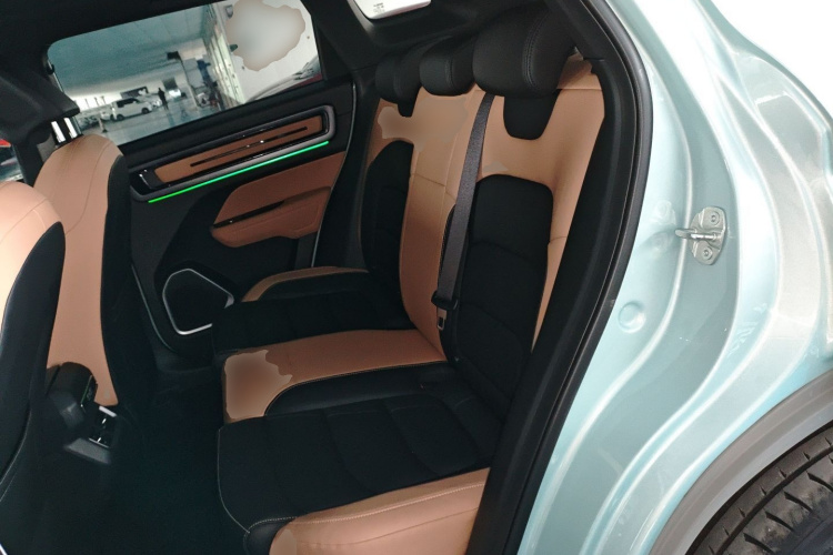 吉利汽车 吉利icon 2023款 1.5TD 巧克力醇巧版中控内饰21