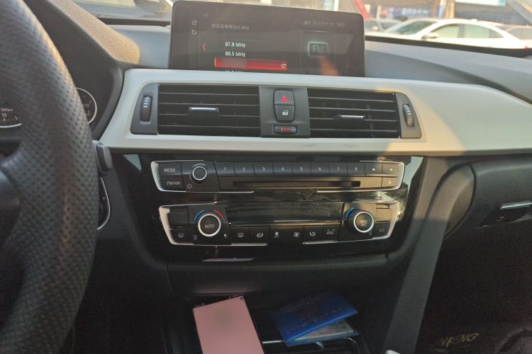 宝马3系GT 2017款 320i 时尚型局部细节16