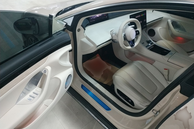 鸿蒙智行 智界S7 2025款 705km Pro中控内饰7003