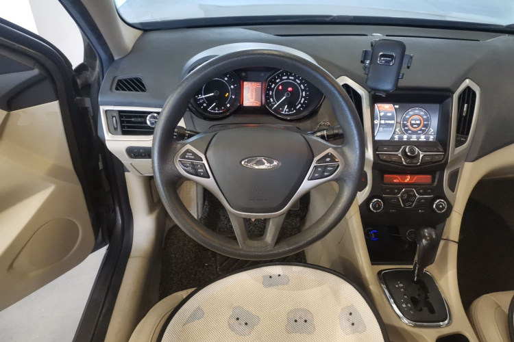 奇瑞 艾瑞泽7 2013款 1.6L CVT致享版中控内饰13