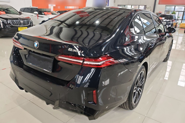 宝马5系 2026款 530Li 领先型 M运动套装车身外观6005