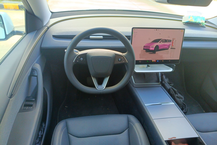 特斯拉 Model Y 2025款 后轮驱动版局部细节13