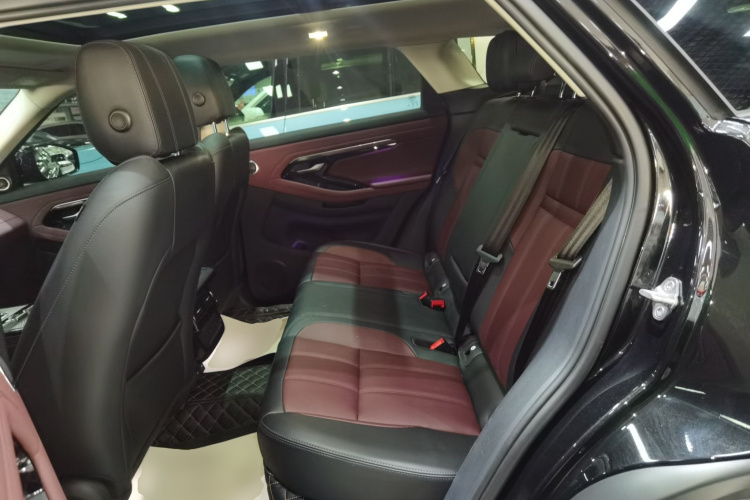 路虎 揽胜极光 2023款 极光L 249PS 豪华版中控内饰21