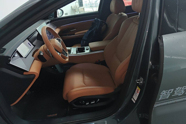 比亚迪 汉L 2025款 DM-p 四驱激光雷达旗舰型局部细节19