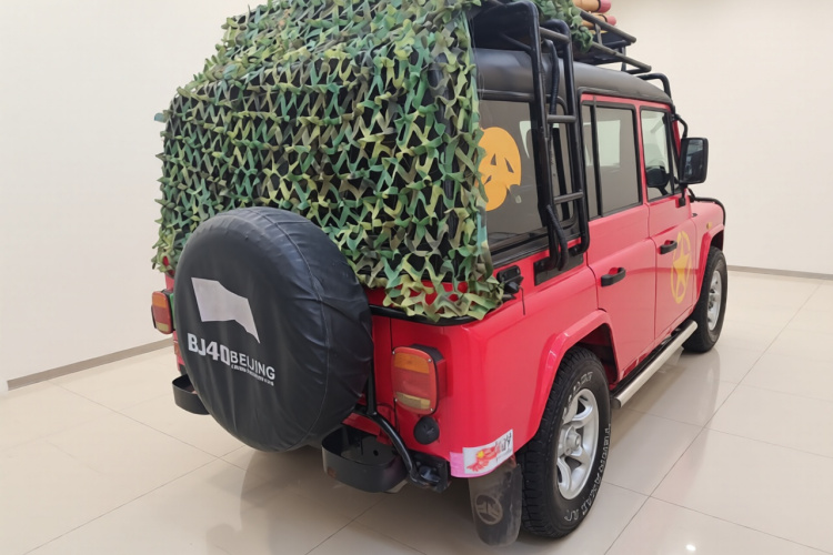 BAW北汽制造 212经典 2016款 2.0L 方门 四驱豪华型 国V车身外观7