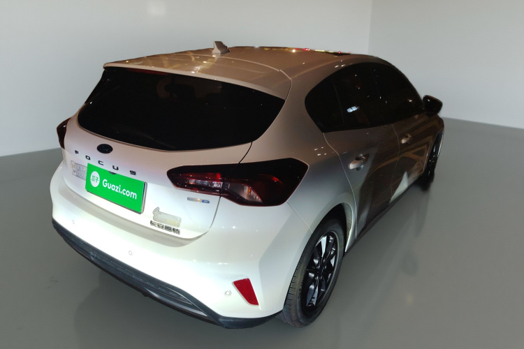 福特 福克斯 2022款 两厢 EcoBoost 180 自动竞速版车身外观7