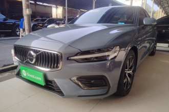 沃尔沃S60 2023款 B4 智逸豪华版