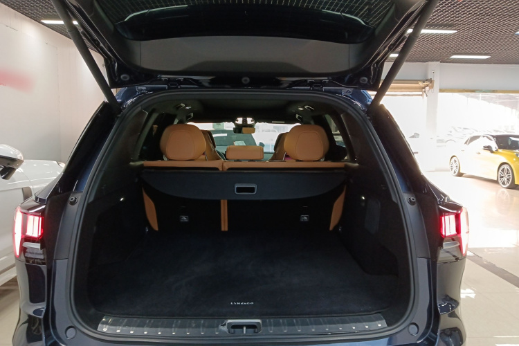 领克09 2024款 2.0T 四驱运动版 五座机舱底盘23