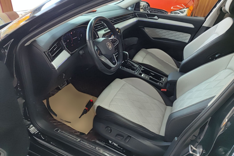 大众 迈腾 2025款 改款 众享款 330TSI DSG豪华型中控内饰19