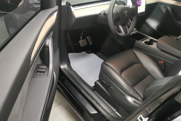 特斯拉 Model Y 2022款 改款 后轮驱动版中控内饰20