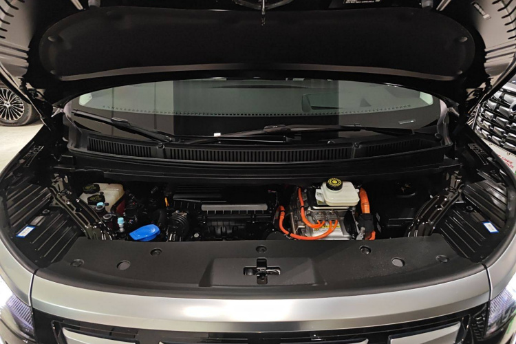 腾势D9 2024款 DM-i 980 四驱旗舰型机舱底盘24