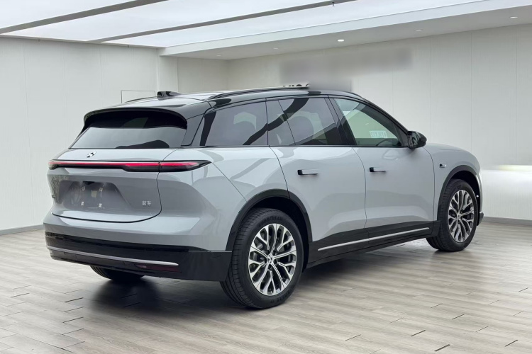 蔚来ES6 2025款 100kWh车身外观7