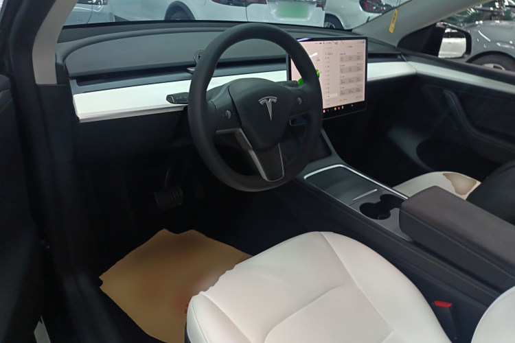 特斯拉 Model Y 2021款 长续航全轮驱动版 3D7中控内饰12