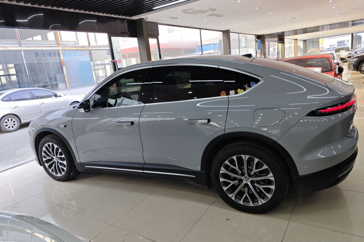 蔚来EC6 2024款 75kWh车身外观4