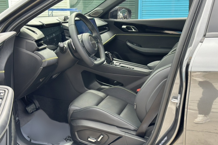 领克03 2023款 2.0TD DCT劲Pro中控内饰7002