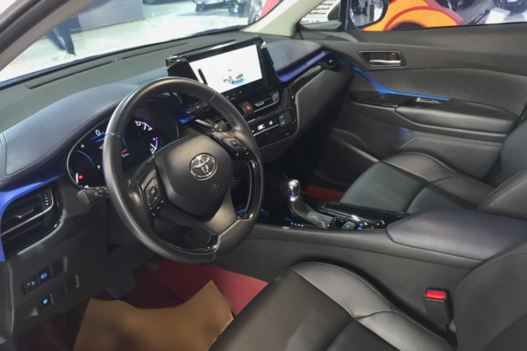 丰田C-HR 2023款 2.0L 豪华版中控内饰7005