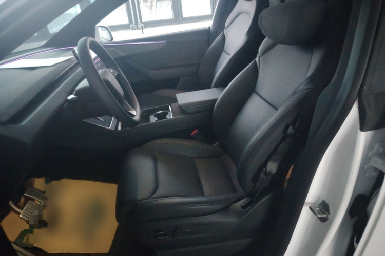 特斯拉 Model Y L 2025款 长续航全轮驱动版局部细节19