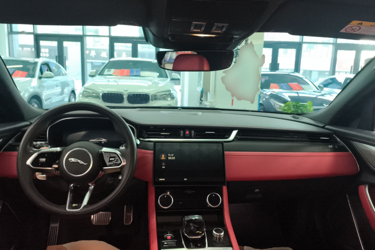 捷豹XFL 2023款 XFL 2.0T P250 两驱精英运动版中控内饰12