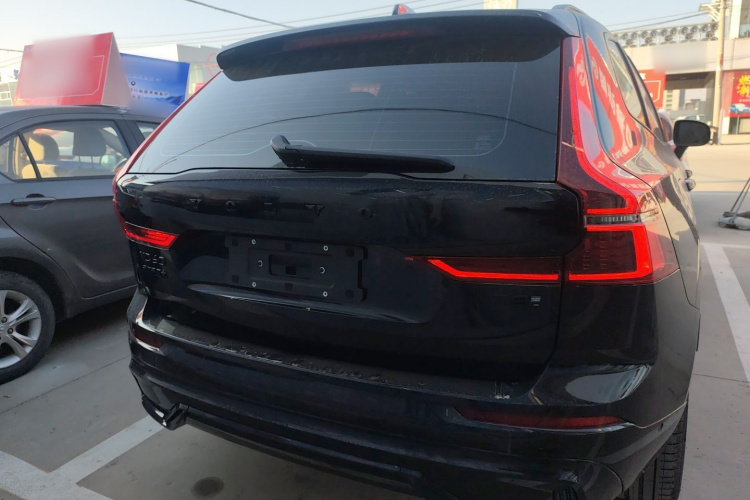 沃尔沃XC60新能源 2025款 插电式混动 长续航四驱智远极夜黑版车身外观6