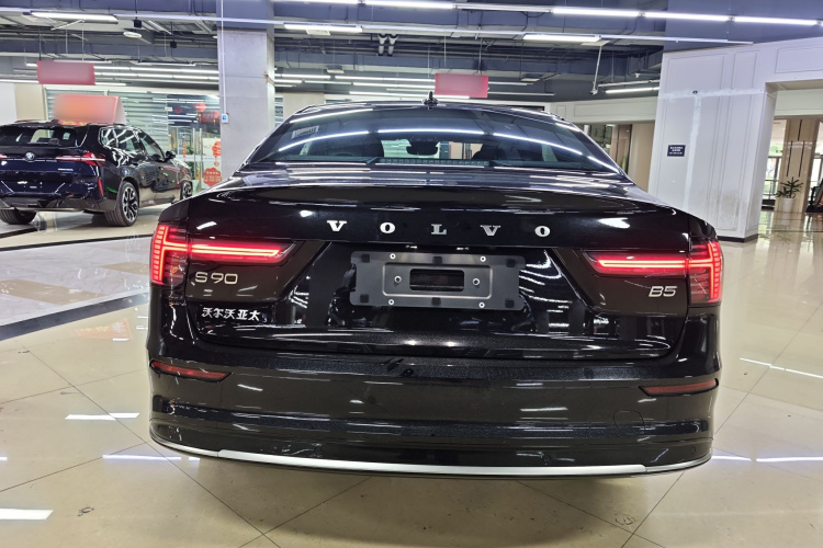 沃尔沃S90 2026款 B5 智逸豪华版车身外观6004