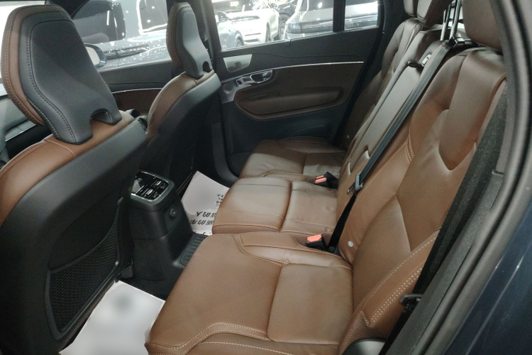 沃尔沃XC90新能源 2025款 T8 智尊豪华版 7座中控内饰7004