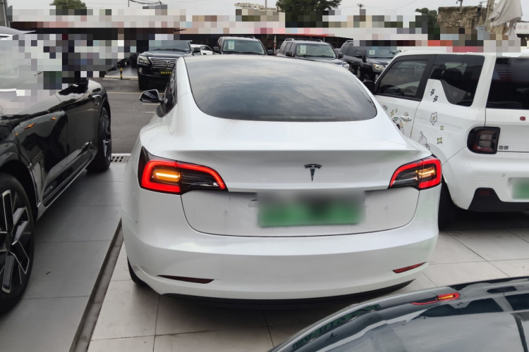 特斯拉 Model 3 2022款 后轮驱动版车身外观6