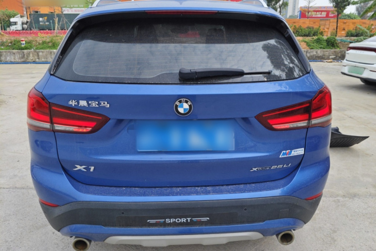 宝马X1 2020款 xDrive25Li 尊享型车身外观6003