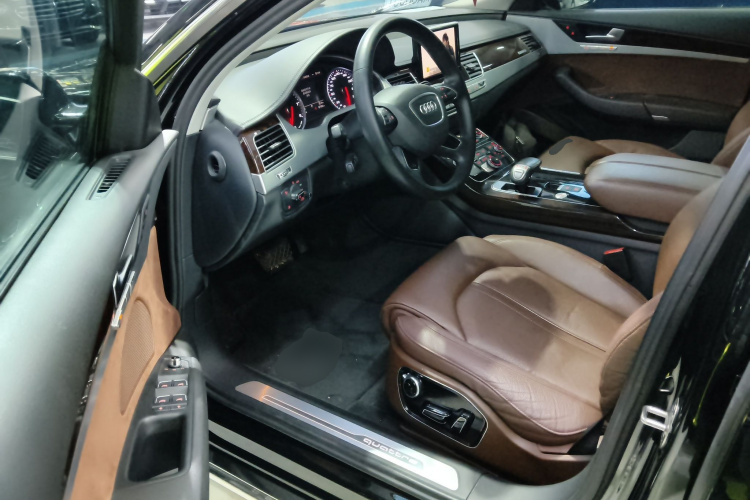 奥迪A8 2016款 A8L 45 TFSI quattro舒适型中控内饰7003