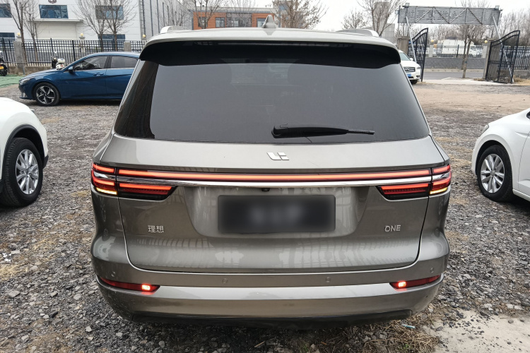理想汽车 理想ONE 2021款 增程6座版车身外观6