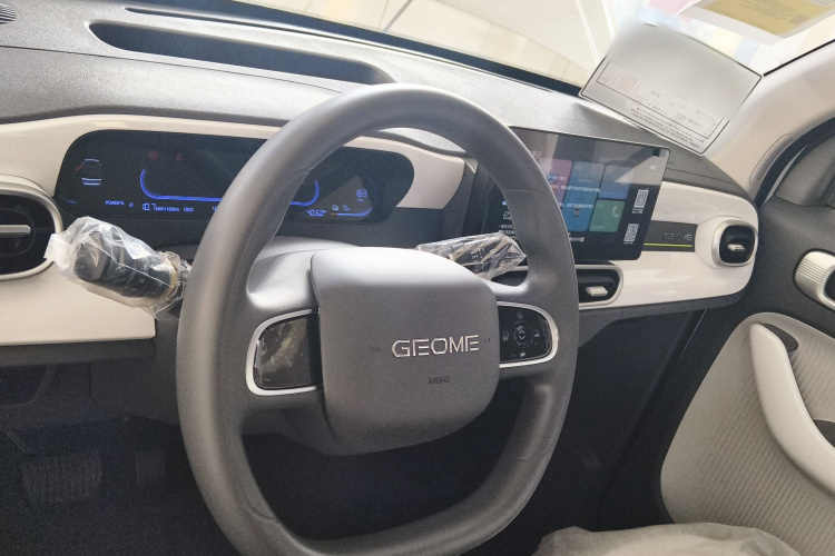 吉利银河 熊猫 2025款 210km 元气熊中控内饰13