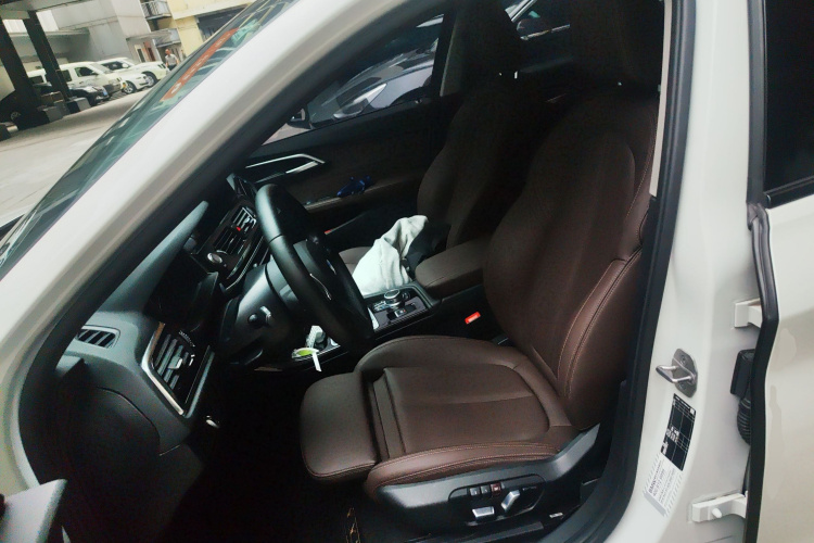 宝马1系 2022款 120i M运动曜夜版中控内饰19