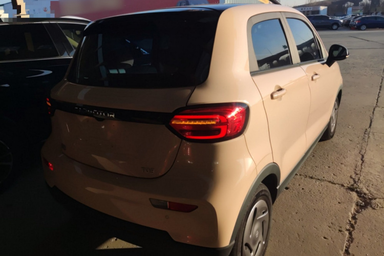 零跑汽车 零跑T03 2023款 200轻享版车身外观7