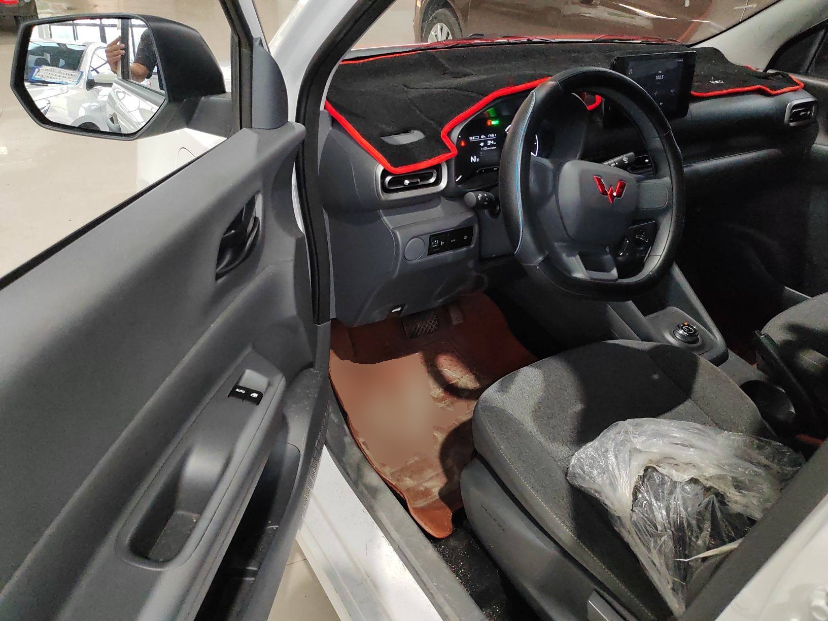 五菱汽车 五菱宏光新能源 2024款 纯电版 300KM 标准型