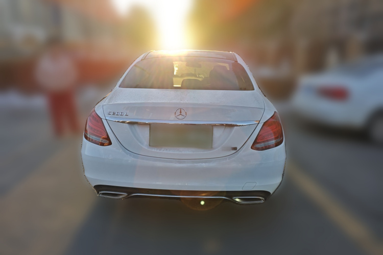 奔驰C级 2015款 改款 C 200 L车身外观6