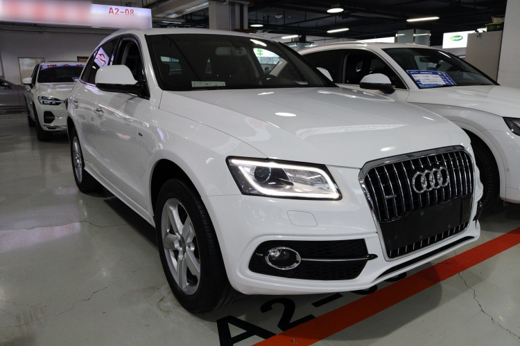 奥迪Q5 2017款 Plus 40 TFSI 进取型车身外观3