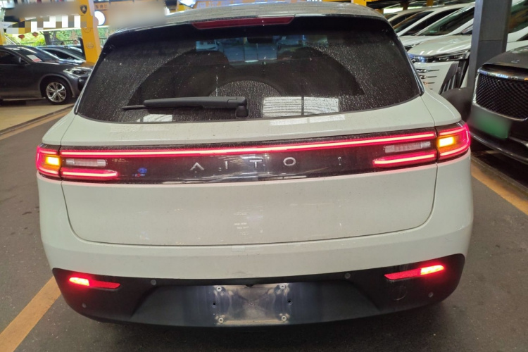 鸿蒙智行 问界M5 2022款 增程四驱至臻版车身外观6004