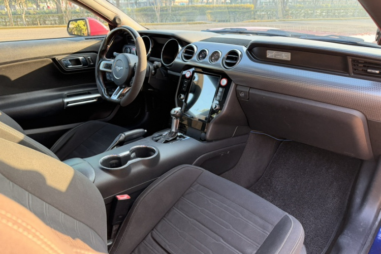福特Mustang（平行进口） 中控内饰7006