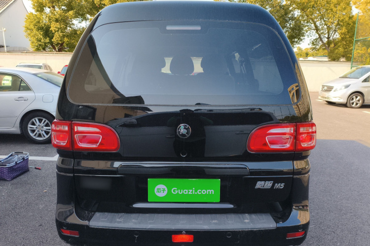 东风风行 菱智 2023款 M5L 1.6L 基本型 5座车身外观6