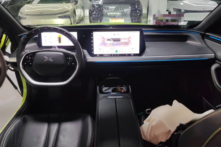 小鹏P7 2021款 670E鹏翼版中控内饰7002