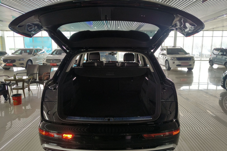 奥迪Q5L 2022款 改款 40T 豪华动感型机舱底盘23
