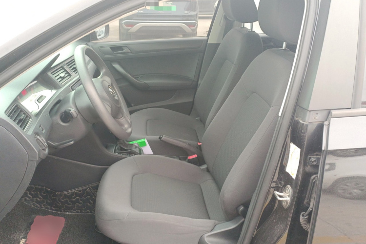 大众 桑塔纳 2015款 1.6L 自动风尚版中控内饰19